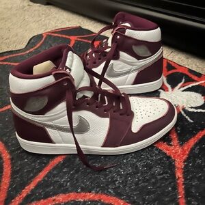 Air Jordan 1 Retro High OG Bordeaux